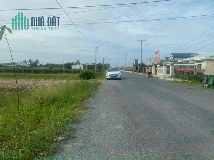 Bán gấp hạ giá đất thổ Tân Trụ hai mặt tiền gần Quốc Lộ 50B giá 2,5 Tỷ