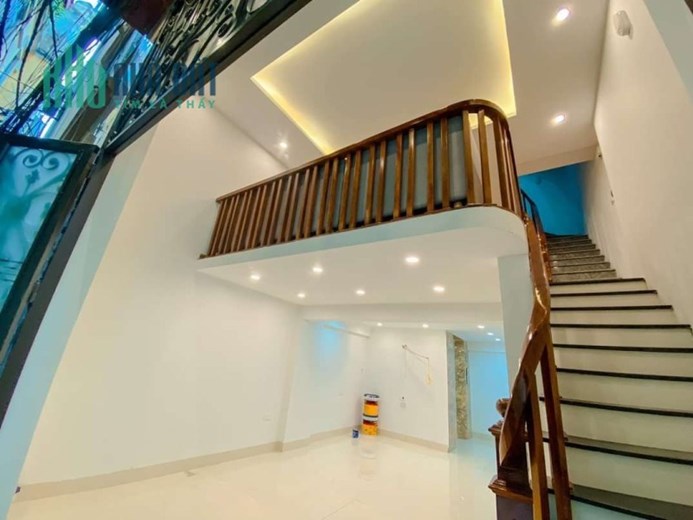 Bán nhà 7 tầng thang máy Lô góc Vương Thừa Vũ  37m MT4.5m  nhà đẹp ở ngay nhỉnh 7 tỷ lh 0817606560