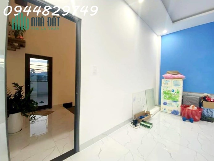 Nhà 3 tầng siêu mới, chỉ sau 1 nhà mặt tiền Tô Hiệu, Hòa Minh, Đà Nẵng. Giá đầu tư chỉ 2,xx tỷ