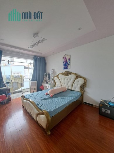 căn hộ dịch vụ,170m, đường lớn, xây dựng 8 tầng, trung tâm Quận 7, đường lớn, có vỉa hè đậu ô tô.