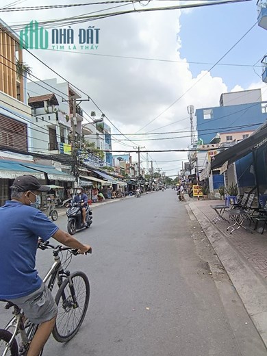 căn hộ dịch vụ,170m, đường lớn, xây dựng 8 tầng, trung tâm Quận 7, đường lớn, có vỉa hè đậu ô tô.