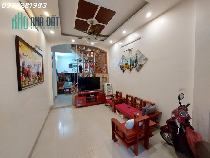 CẮT LỐ NHÀ PHÚ DIỄN GARA 5 NGỦ, CẠNH HỒ, GIÁ 6.19
