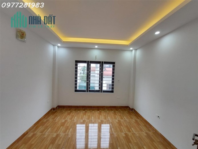 CẮT LỐ NHÀ PHÚ DIỄN GARA 5 NGỦ, CẠNH HỒ, GIÁ 6.19