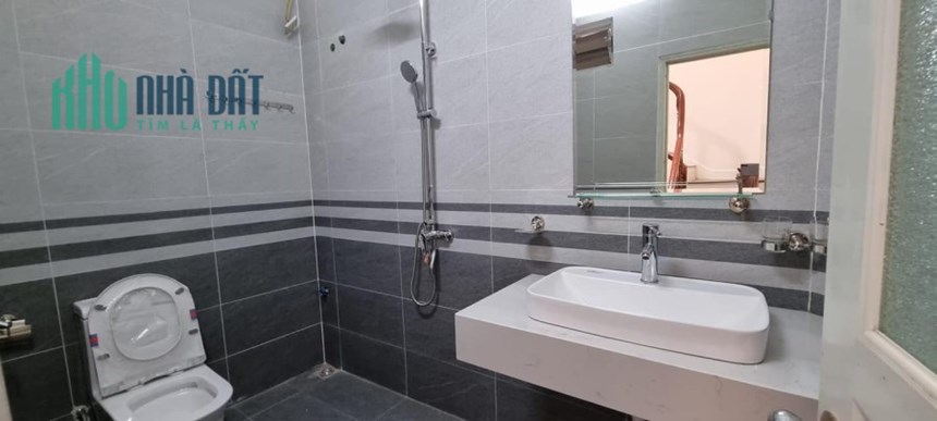 Bán nhà ngọc Lâm Long Biên 50m2, 4 tầng, mặt tiền 4,5m, giá 7,5 tỷ GARA,Lô góc.