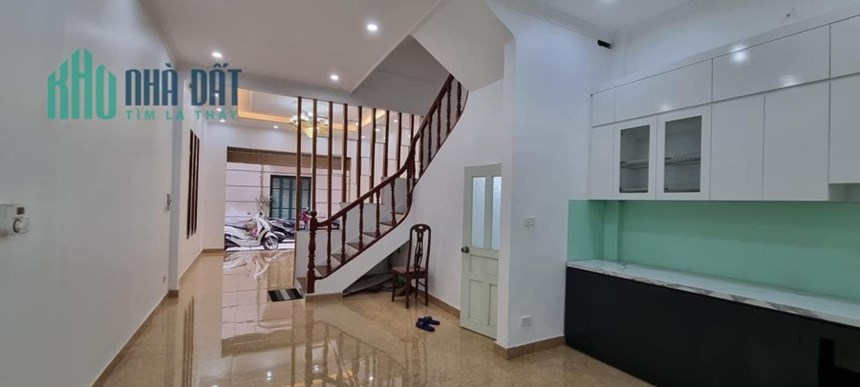 Bán nhà ngọc Lâm Long Biên 50m2, 4 tầng, mặt tiền 4,5m, giá 7,5 tỷ GARA,Lô góc.