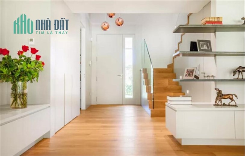 Dịch Vọng: Bán nhà 31mx 5 tầng, ngõ to, tặng nội thất. Giá: 3,28 tỷ