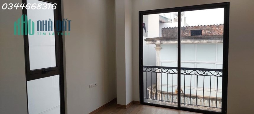 Bán nhà Ngọc Thụy, Long Biên, căn góc, gàn trường chợ, công viên, ngõ thông, 5 tầng ở ngay, nhỉnh 3