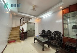 GẦN PHỐ CÓ SÂN, ĐẸP Ở LUÔN – Nhà 5 tầng Nam Ngư 15m MT3.3 nhỉnh 3 tỷ