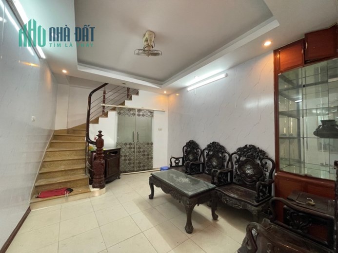 GẦN PHỐ CÓ SÂN, ĐẸP Ở LUÔN – Nhà 5 tầng Nam Ngư 15m MT3.3 nhỉnh 3 tỷ