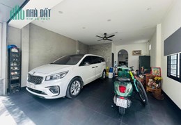 PHÚ NHUẬN GIÁP QUẬN 3 - LÔ GÓC NGANG HƠN 5M - HẺM 7M- TẶNG NỘI THẤT