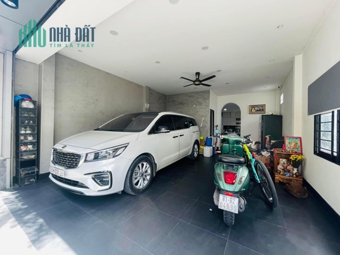 PHÚ NHUẬN GIÁP QUẬN 3 - LÔ GÓC NGANG HƠN 5M - HẺM 7M- TẶNG NỘI THẤT