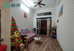 Bán nhà riêng Ngọc Khánh Ba Đình 35m 5 tầng ngõ thông kinh doanh ở ngay 4.65 tỷ lh 0817606560