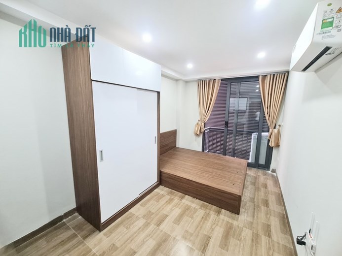 Bán tòa CCMN Lê Văn Lương , ngõ nông, rộng, 120m, 7T, TM, Dt khủng 17 tỷ