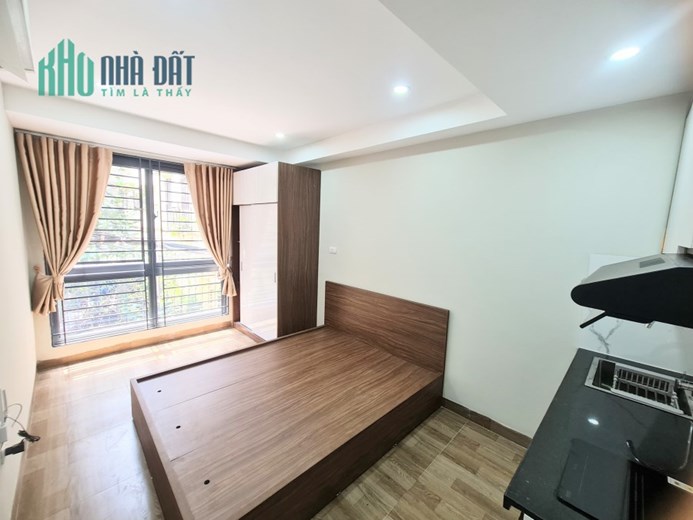 Bán tòa CCMN Lê Văn Lương , ngõ nông, rộng, 120m, 7T, TM, Dt khủng 17 tỷ