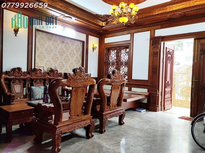 BIỆT THỰ NHÀ PHỐ - NGAY TRUNG TÂM QUẬN 12 - NGANG 6M, 4 TẦNG BTCT, NỘI THẤT GỖ CAO CẤP