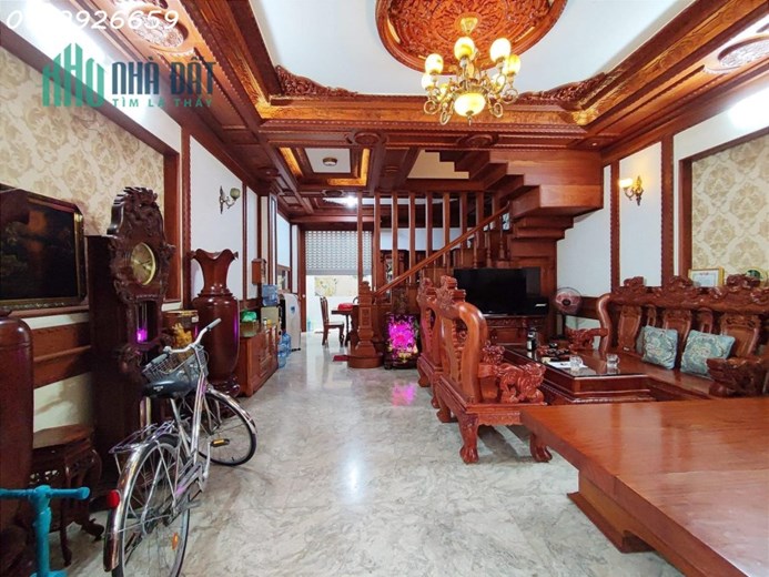 BIỆT THỰ NHÀ PHỐ - NGAY TRUNG TÂM QUẬN 12 - NGANG 6M, 4 TẦNG BTCT, NỘI THẤT GỖ CAO CẤP