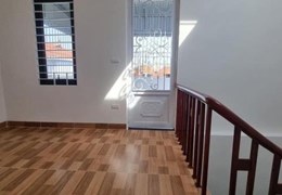 Nhà phố Lâm Du, Bồ Đề quận Long Biên. Vị trí giao thông thuận tiện, gần Cầu Chương Dương, Mipec