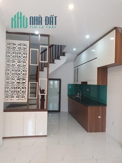 Nhà Lâm Du, Bồ Đề, Long Biên: 50m2, 5 tầng, 6.5 tỷ, gần Cầu Chương Dương & Mipec, có gara ô tô.