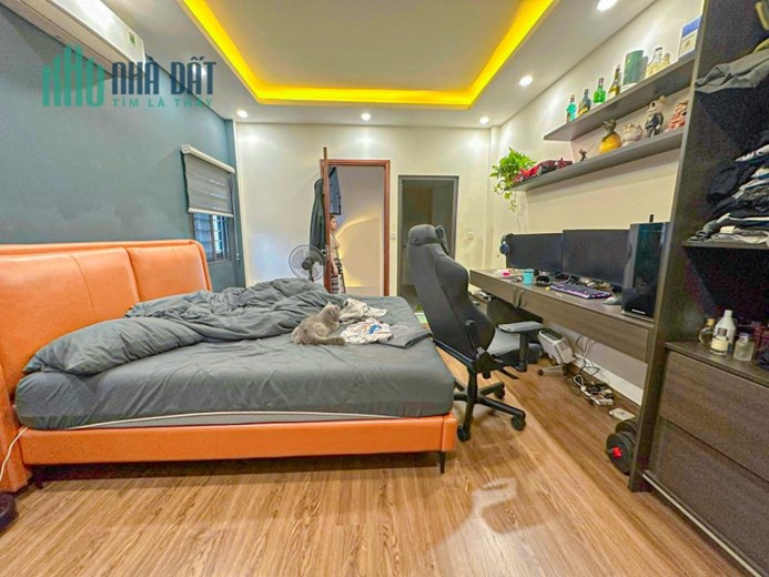 02 nhà ra mặt tiền, thoáng trước sau, dân xây ở ngay bán nhà Phương Mai