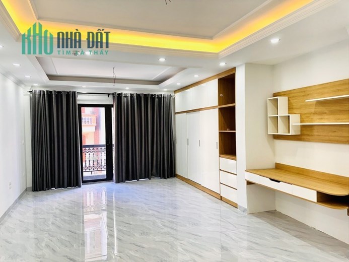 Bán nhà Thái Hà 50m2 x 5 tầng, gần oto, tặng nội thất, sổ riêng, 5.2 tỷ
