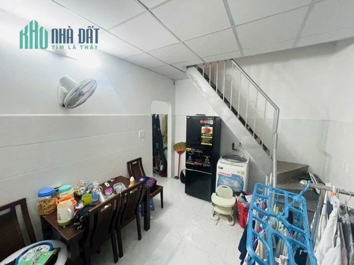 Bán nhà hẻm xe hơi đường Nguyễn Sĩ Sách p15 Tân Bình 4.4 x16 gần chợ Tân Trụ.