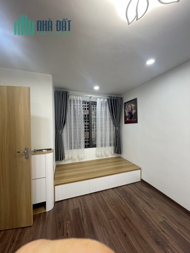 Bán gấp CH tập thể ngõ Thịnh Hào 1 giá 2,1 tỷ, 42m2, tầng 1, có sổ