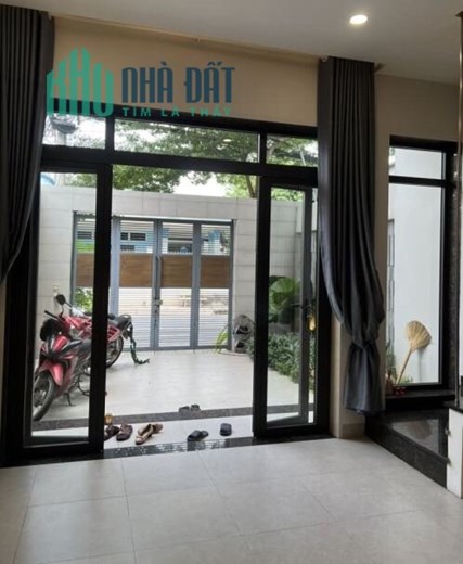 Nhà 4 tầng. Mặt tiền Kinh doanh, sát XLHN và Ngã 4 Thủ Đức, P Hiệp Phú. Giá 9,7 tỷ