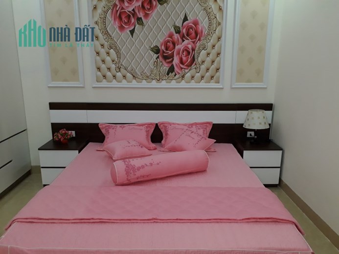 Bán nhà Phố Tô Hiêu Hà đông ô tô 7 chỗ vào nhà lô góc full nội thất.Lh e Long.