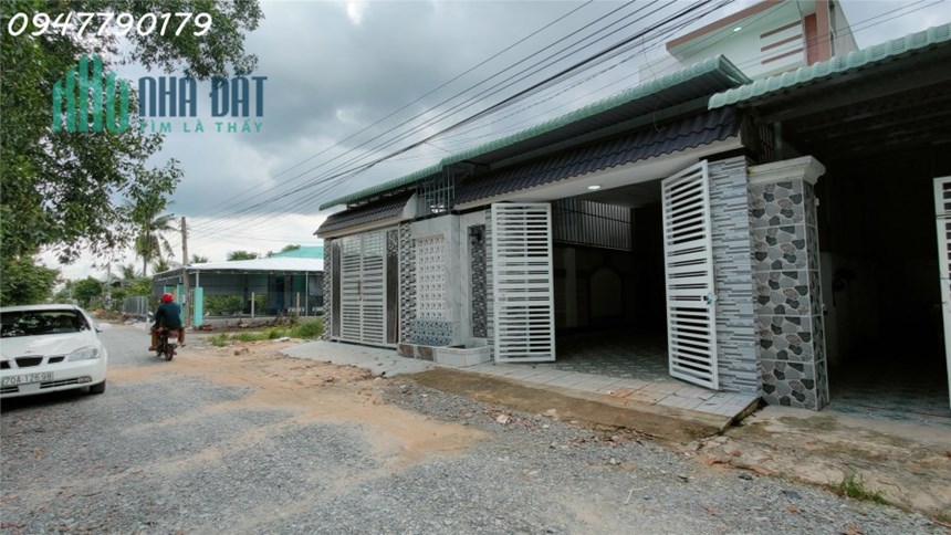Độc Quyền: Bán Nhà Lầu 3PN Xây Dựng Đẹp, Diện Tích Rộng