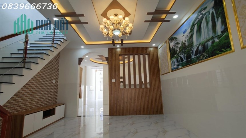 Bán Nhà Lầu 3 Phòng Ngủ Gần Trường và Tp Tây Ninh: Giá 1 Tỷ 950 Triệu!
