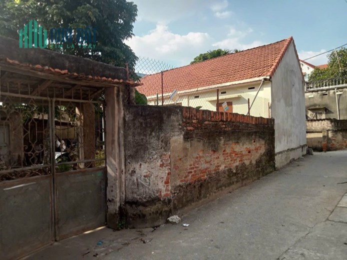 Nghỉ dưỡng khuôn viên quá mê 
346m lô góc trục chính ô tới tải chạy thông 
- 3 mặt đường - ở sướng