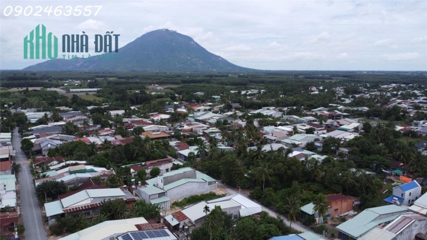 Bất Động Sản Gần Đường Lớn - Tiện Ích Xung Quanh Đầy Đủ