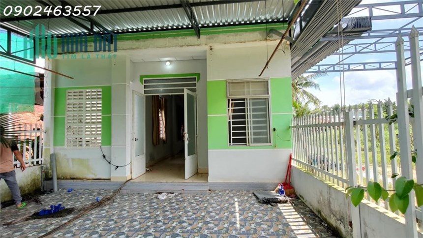 Bất Động Sản Gần Đường Lớn - Tiện Ích Xung Quanh Đầy Đủ