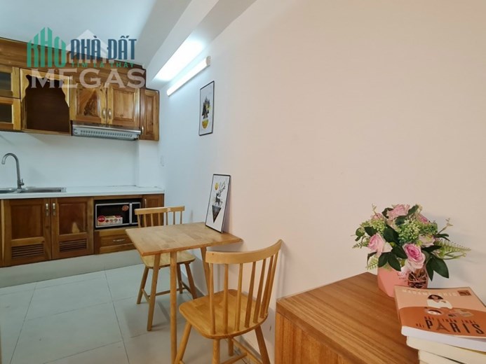 Phòng đẹp ngay TT QUẬN 1 đầy đủ tiện nghi, full nội thất. Lh:0939496491.