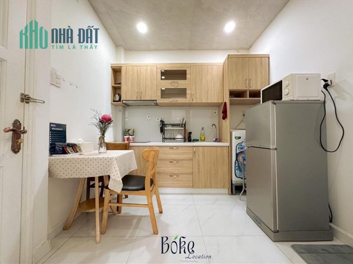 ***Cho thuê CHDV Mặt tiền đường Hoàng Sa Q.1 có dọn phòng