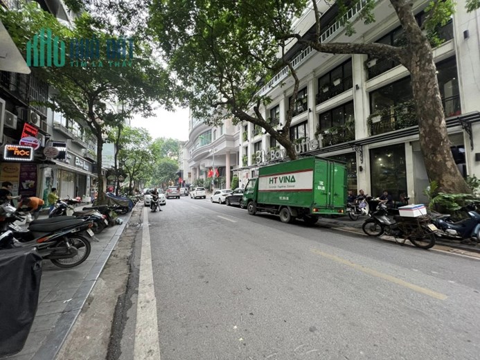 Vua mặt phố: GiẢM 300 TỶ - Mặt Phố Tông Đản 750m2 giá sau giảm còn 550 Tỷ. KD đỉnh