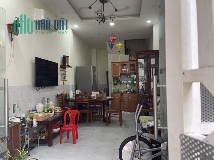 Cho thuê nhà Nguyển Đình Chiểu, P4, Q3, 30m2, 4 tầng, hẻm kinh doanh.