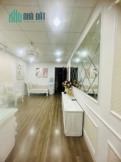 Cho thuê 200m2 nhà mặt phố Huế vị trí đẹp, hợp làm Spa, văn phòng, TT dạy học