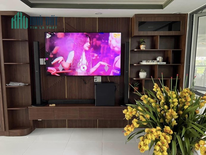 BÁN GẤP NHÀ 4 TẦNG ĐƯỜNG NGUYỄN THỊ THẬP, RỘNG GẦN 5M BỀ THẾ CHỈ 7 TỶ