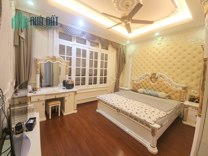 BÁN BIỆT THỰ CÁT LINH, Ô TÔ TRÁNH, 3 THOÁNG, 102M2 4T MT8M, GIÁ 14.5 TỶ
