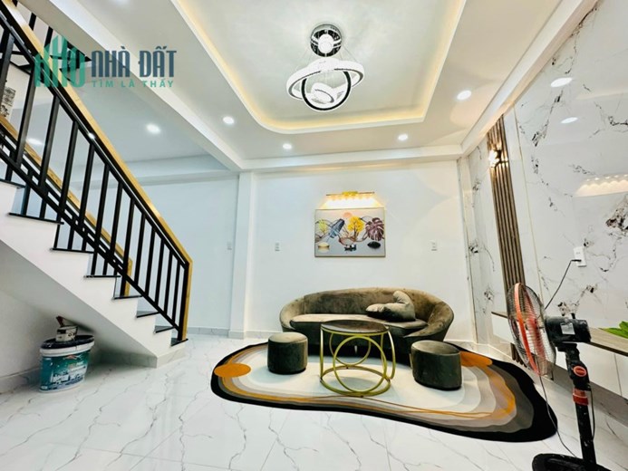 Bán nhà HXH Lê Lợi, Gò Vấp 42m2 căn góc 2 tầng 3PN giá nhỉnh 4 tỷ