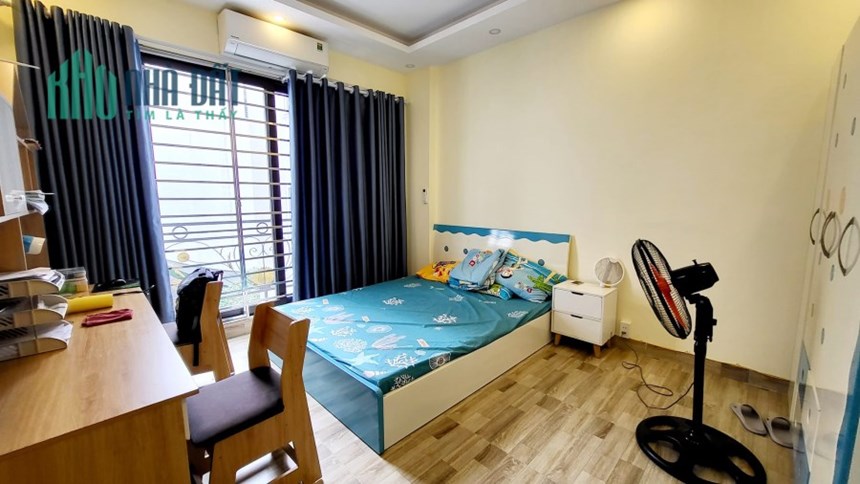 Bán nhà phố Tôn Đức Thắng, ngõ nông, rộng, 3 thoáng, nhà đẹp, 37m 3PN, 3 tỷ 8