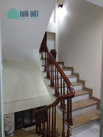 NHÀ TRẦN QUỐC HOÀN, 46M, 10 TỶ, 5 TẦNG, MT 4m, 2 MẶT THOÁNG, 30 M RA MẶT PHỐ , GARA Ô TÔ, CHỦ BÁN