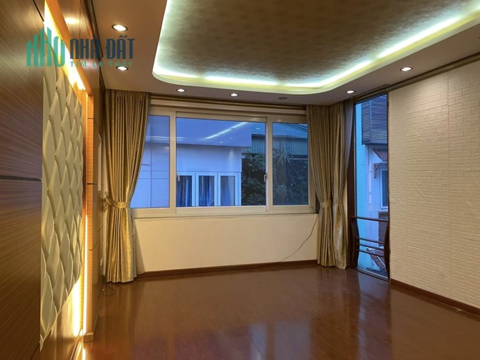 Cho thuê nhà, VP, KD online, 70m2, 5T, 6P, 25tr, Lạc Long Quân.