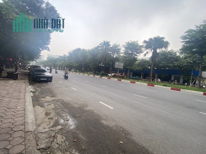 Bán nhà Hoàng Quốc Việt, Cầu Giấy. 50mx4; MT5.2m; giá 26 tỷ 7.