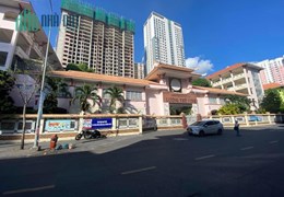 Bán Nhà HXH Nguyễn Khắc Nhu .P.Cô Giang , Q1