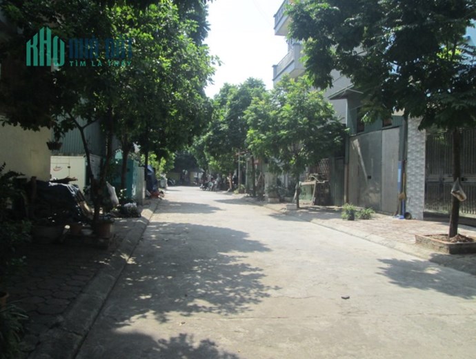 Tôi bán Gấp đất TĐC Quỳnh Đô gần chợ Quỳnh Đô, MT 5m, 40m2 chỉ 3.333 tỷ. LH 0989.62.6116