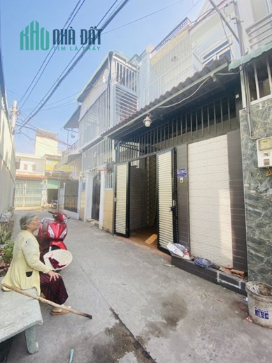 Bán nhà hẻm xe hơi sổ hồng riêng 50m2 Metro Quận 12