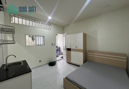 Còn Phòng Full Nội Thất - Trung tâm P7, Tân Bình, tầng 2 có cửa sổ thoáng mát