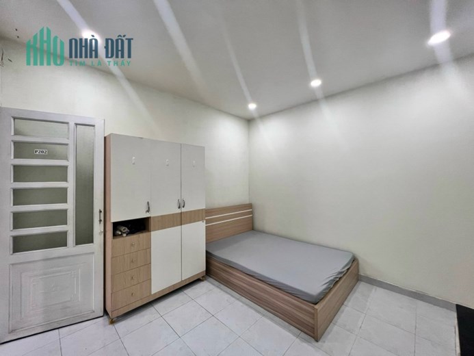 Còn Phòng Full Nội Thất - Trung tâm P7, Tân Bình, tầng 2 có cửa sổ thoáng mát